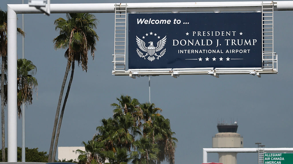 United denies offering travelers free flight changes to avoid landing at Trump International Airport